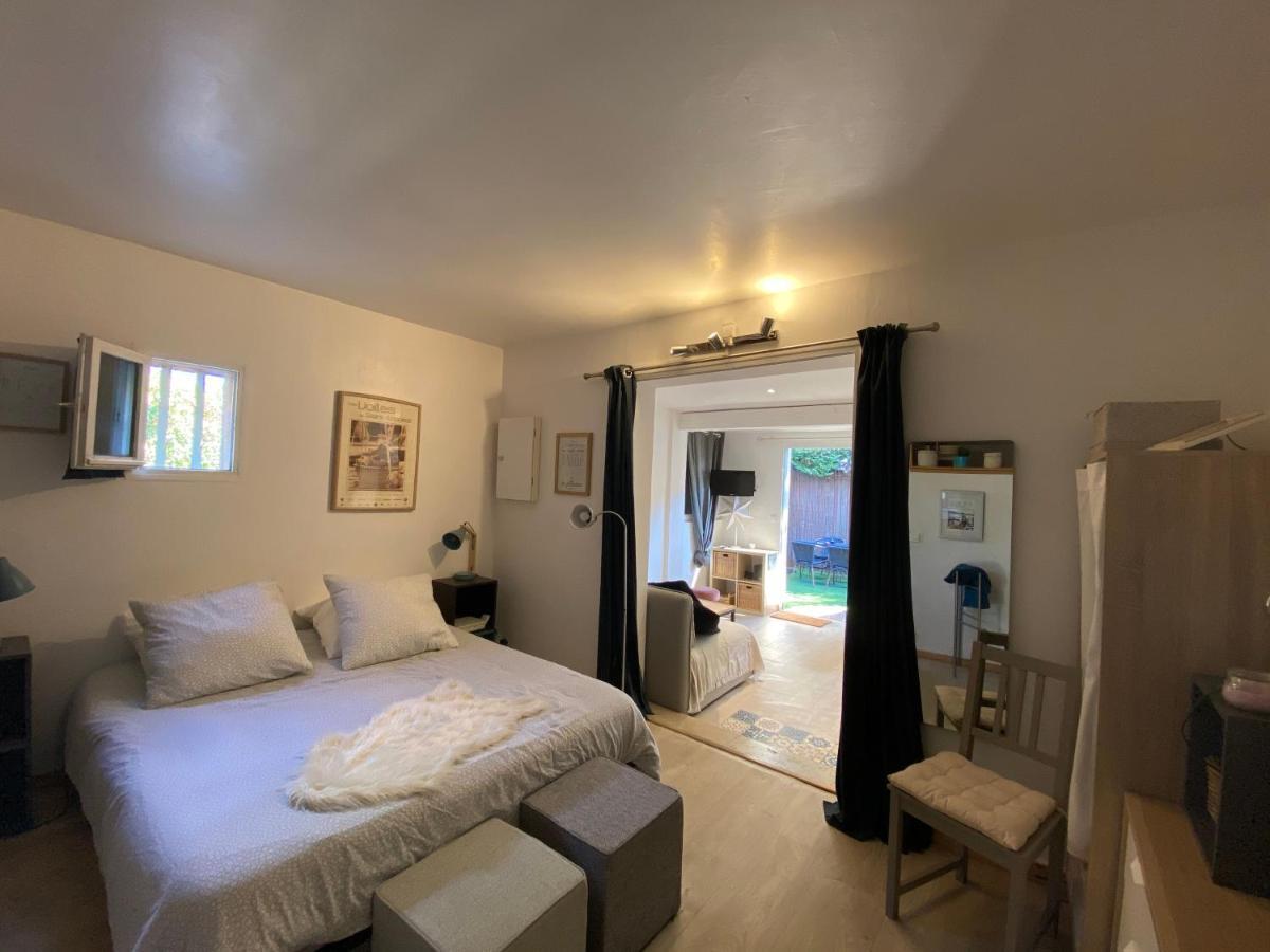 Agreable Studio Proche Sttropez Piscine Et Tennis Gassin Exteriör bild