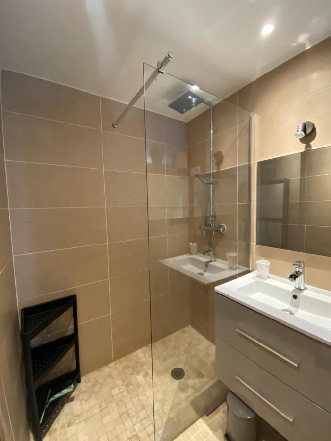 Agreable Studio Proche Sttropez Piscine Et Tennis Gassin Exteriör bild