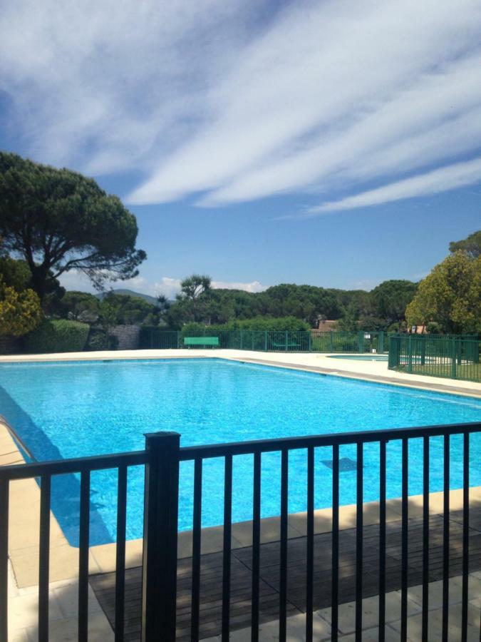 Agreable Studio Proche Sttropez Piscine Et Tennis Gassin Exteriör bild